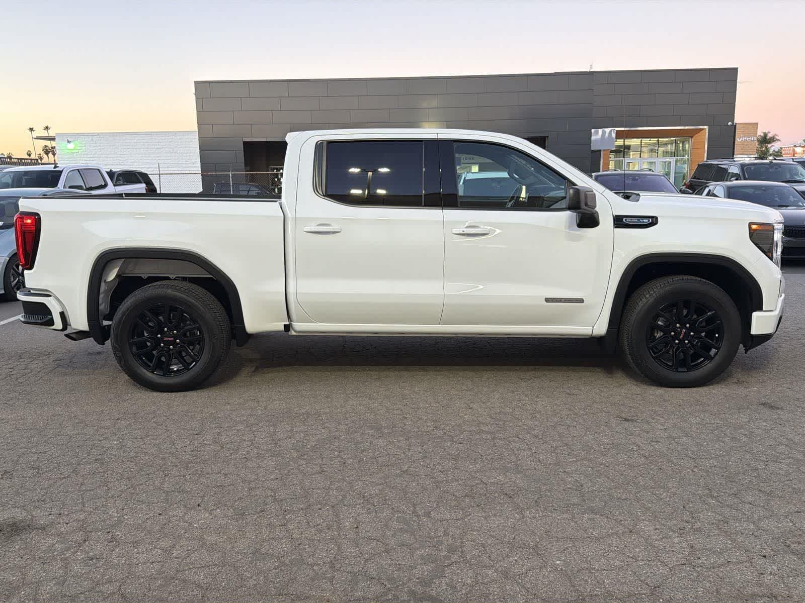 Thumbnail: 2024 GMC Sierra 1500 - 3