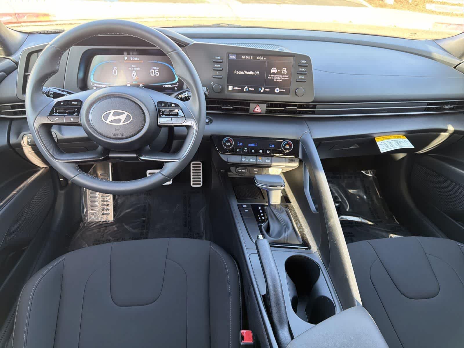 Thumbnail: 2025 Hyundai Elantra - 10