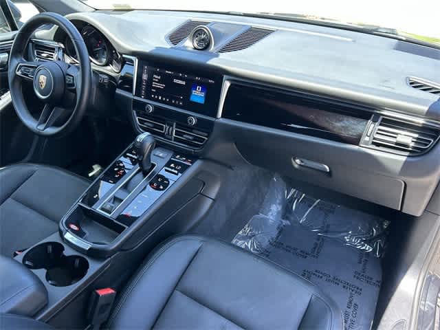 Thumbnail: 2022 Porsche Macan - 26