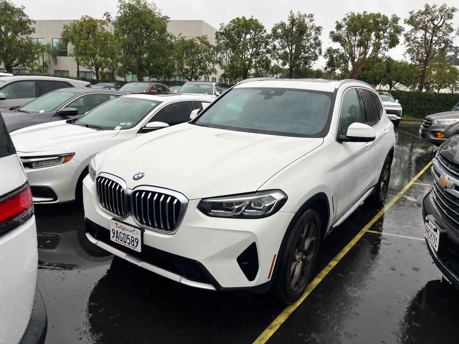 2022 BMW X3 30i's photo