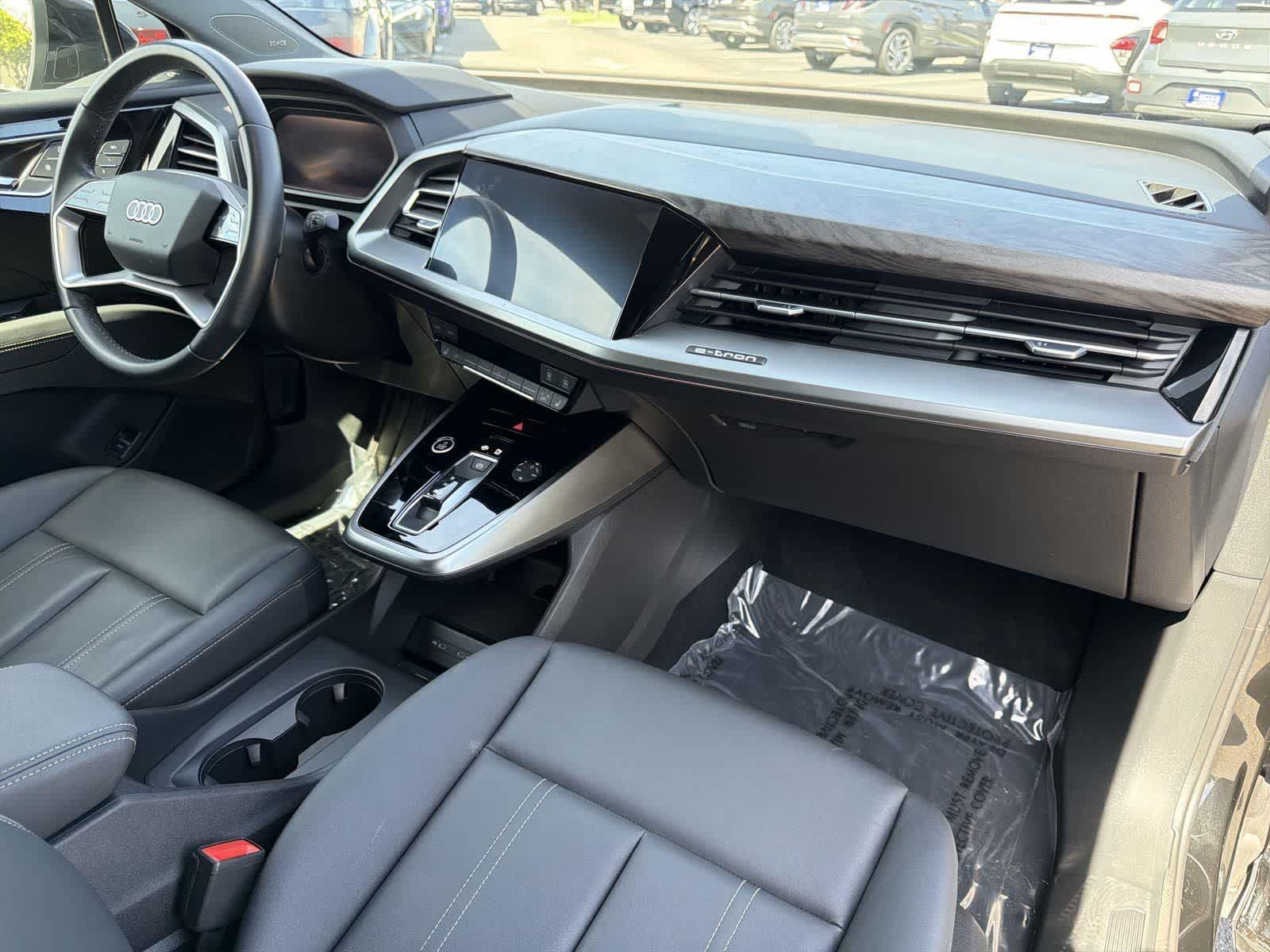 Thumbnail: 2023 Audi Q4 e-tron - 37