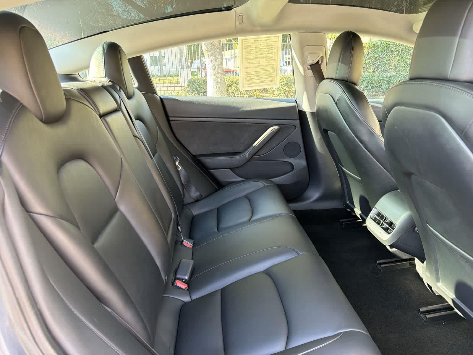 Thumbnail: 2022 Tesla Model 3 - 32