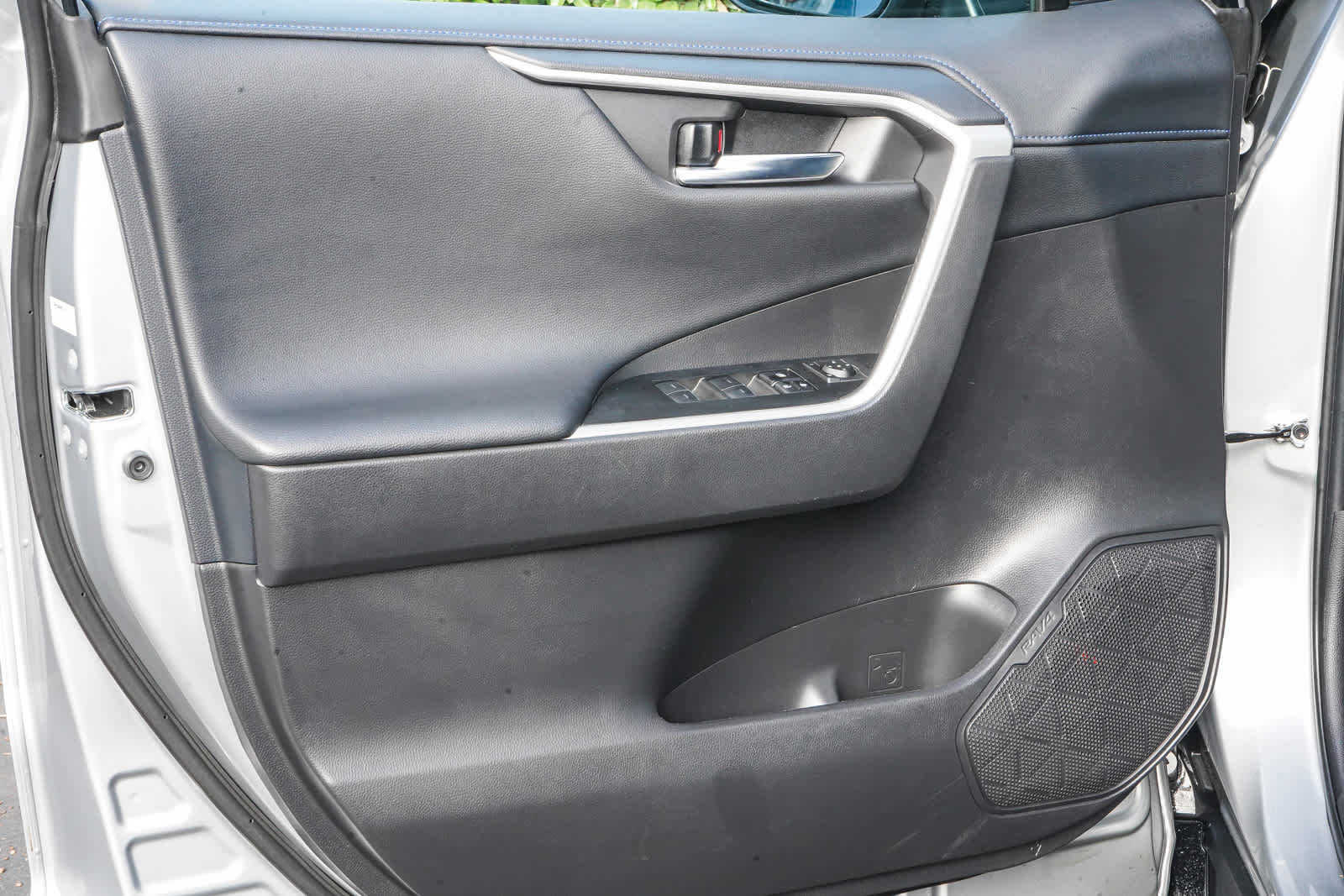 Thumbnail: 2024 Toyota RAV4 - 21