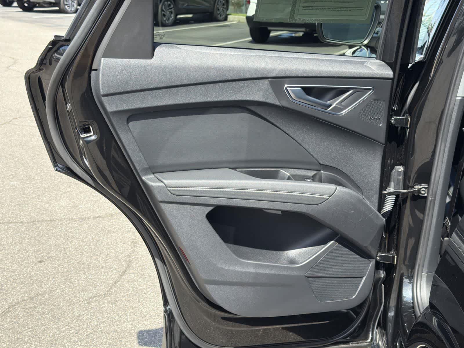 Thumbnail: 2023 Audi Q4 e-tron - 28