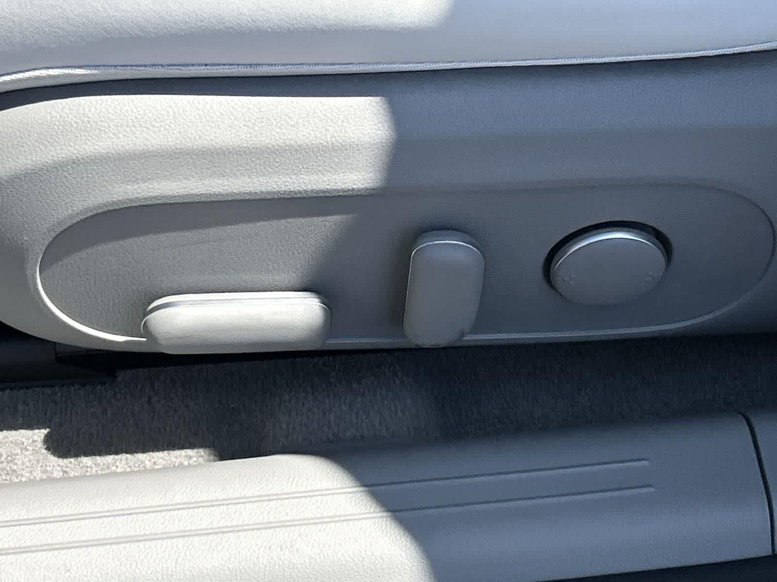 Thumbnail: 2025 Hyundai Ioniq 6 - 26