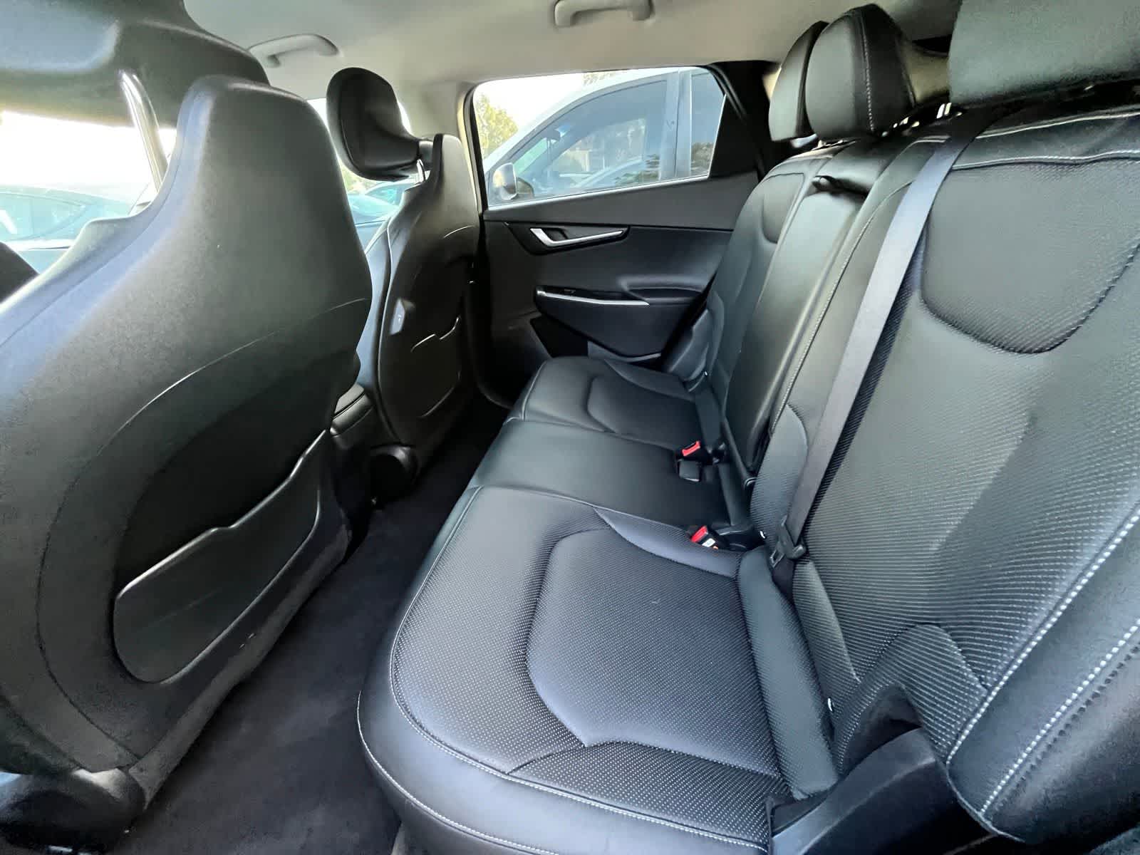 Thumbnail: 2022 Kia EV6 - 5