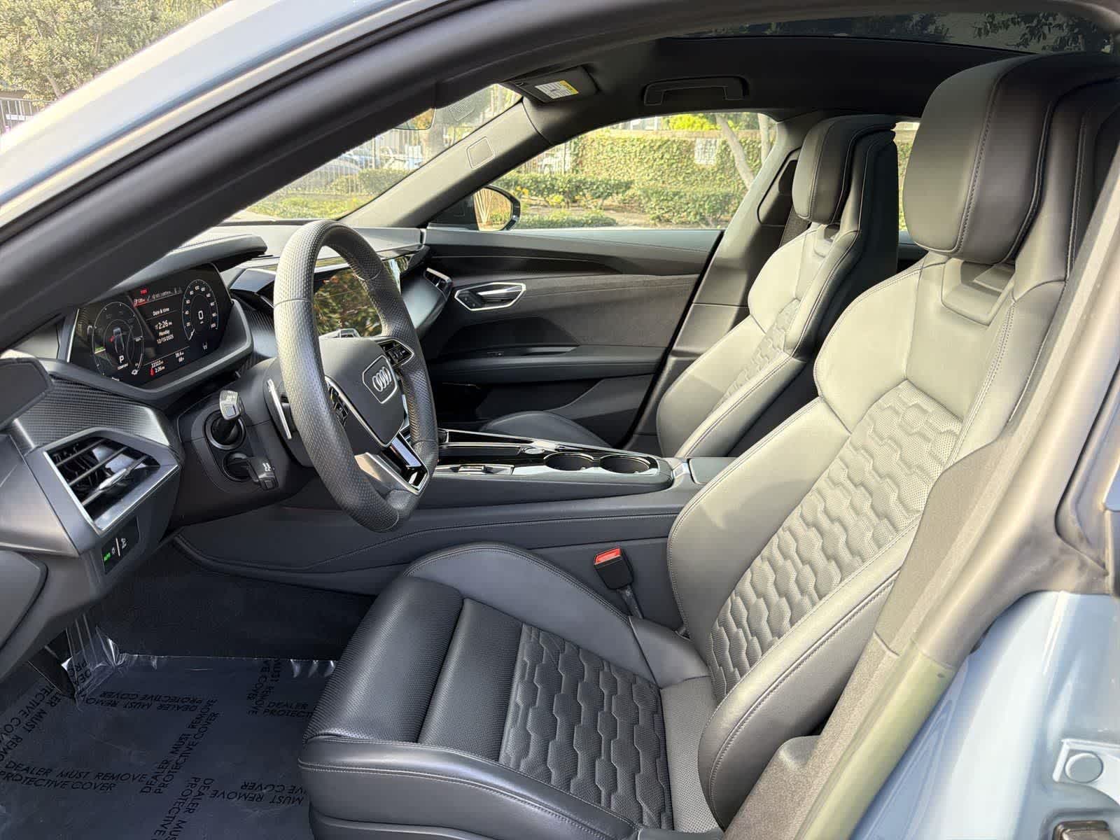 Thumbnail: 2023 Audi e-tron GT - 25