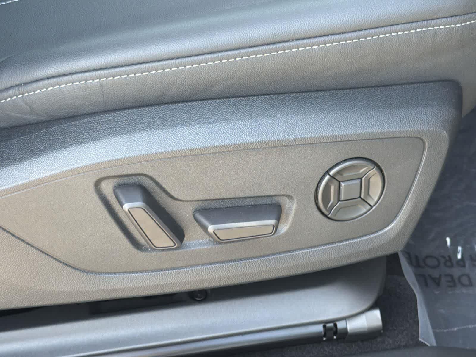 Thumbnail: 2023 Audi Q4 e-tron - 36