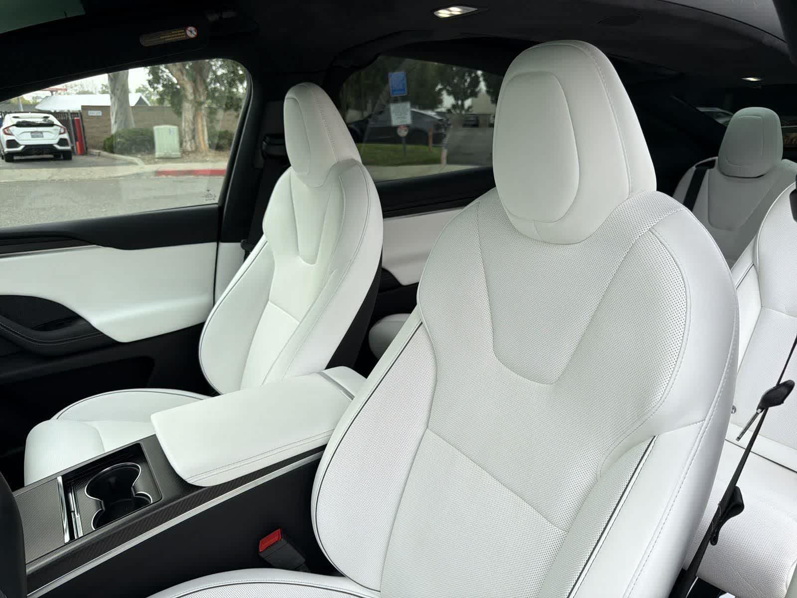 Thumbnail: 2022 Tesla Model X - 27