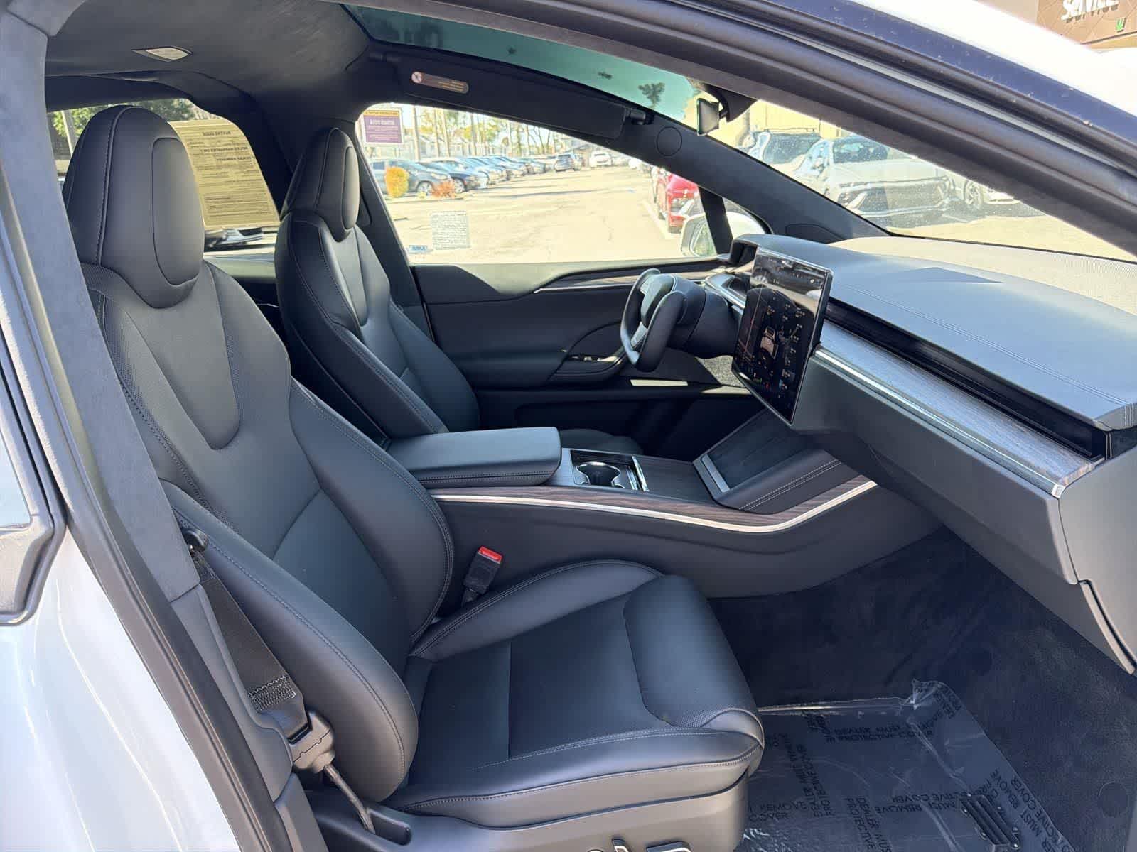 Thumbnail: 2022 Tesla Model X - 35