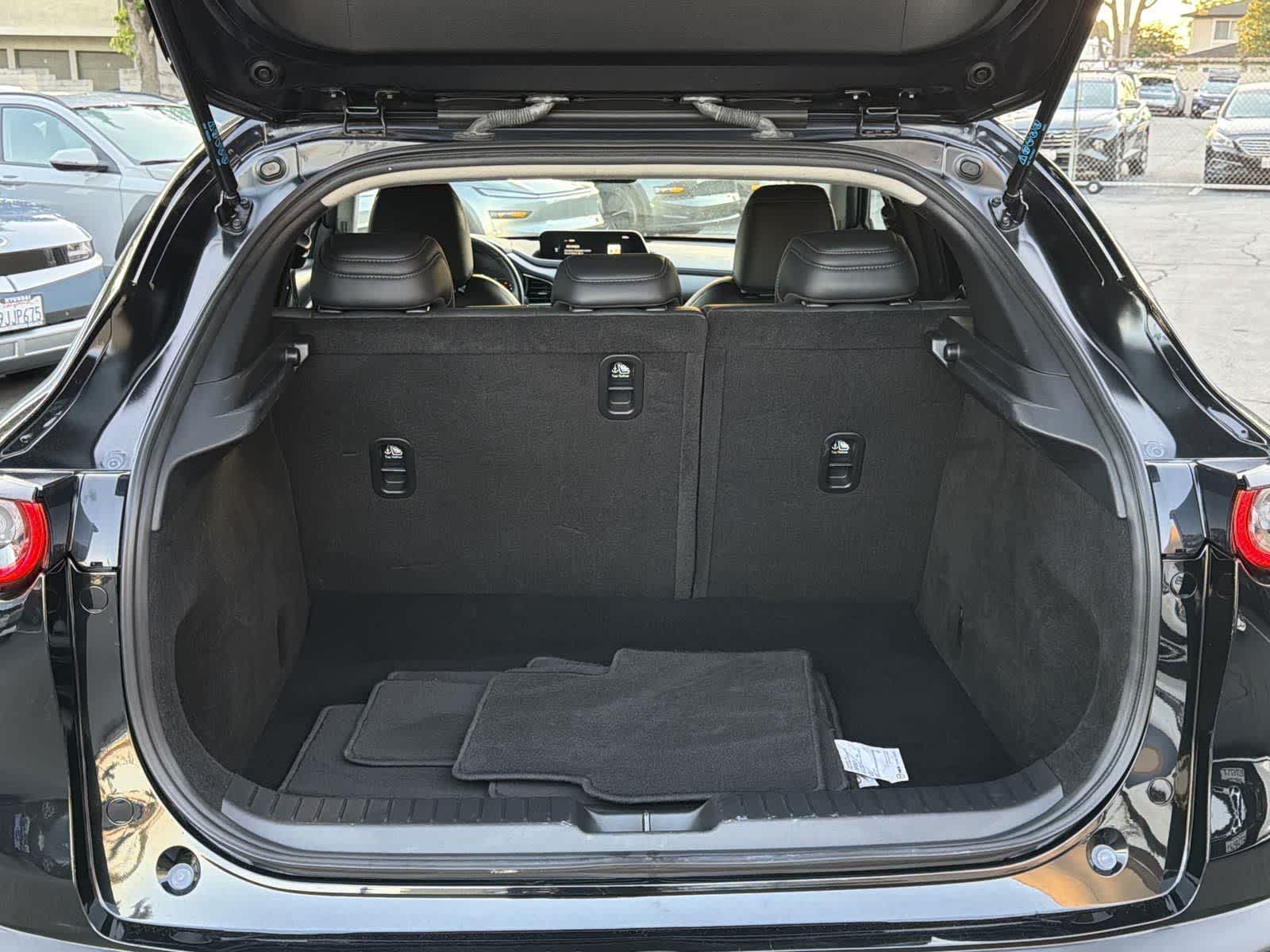 Thumbnail: 2023 Mazda CX-30 - 30