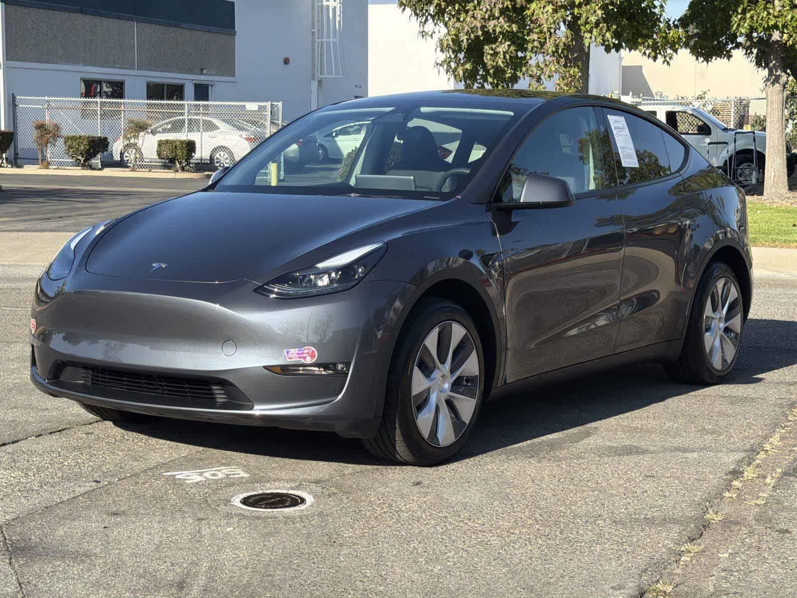 Thumbnail: 2023 Tesla Model Y - 8