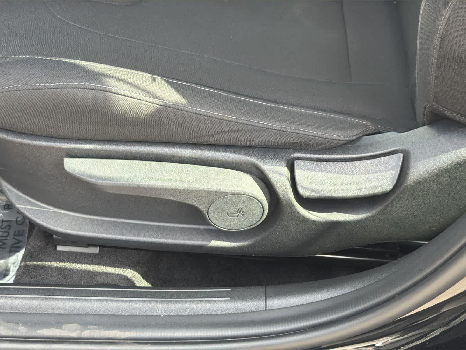 Thumbnail: 2023 Hyundai Elantra - 24