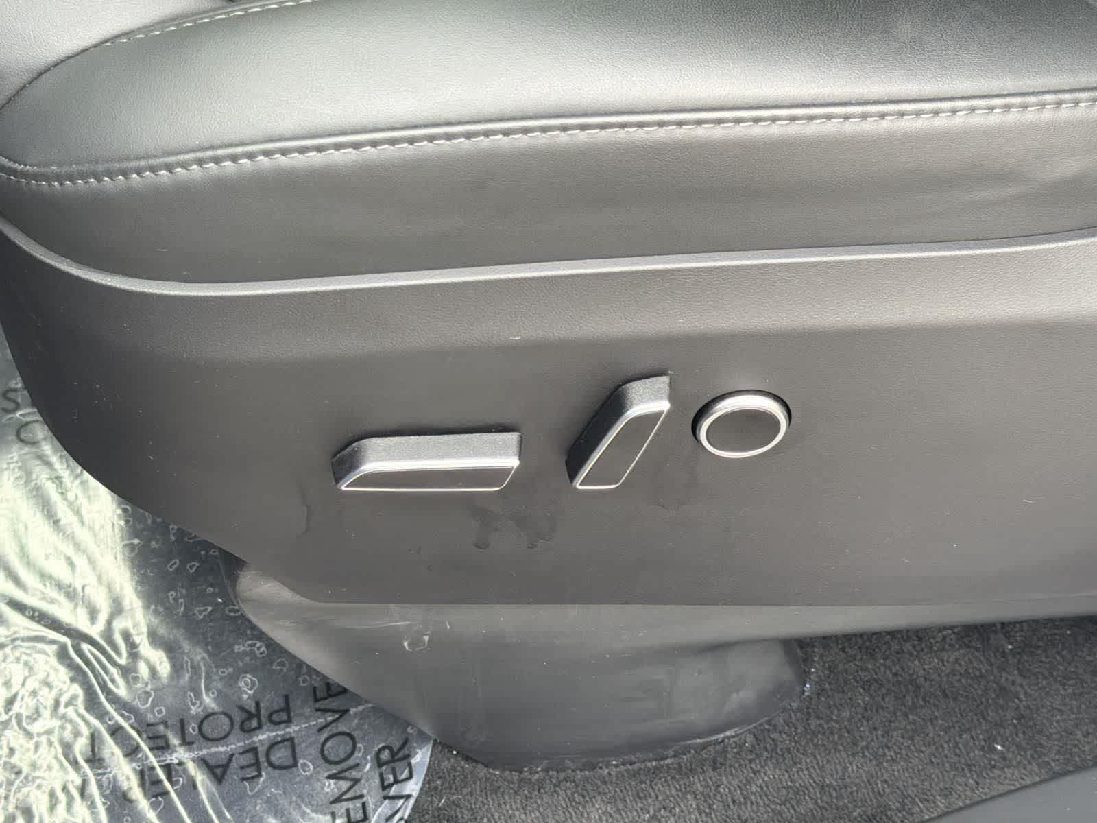 Thumbnail: 2025 Tesla Model X - 26