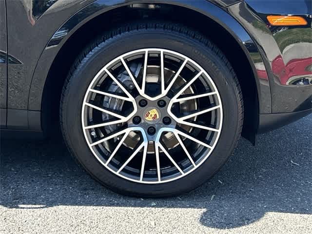 Thumbnail: 2021 Porsche Cayenne - 37