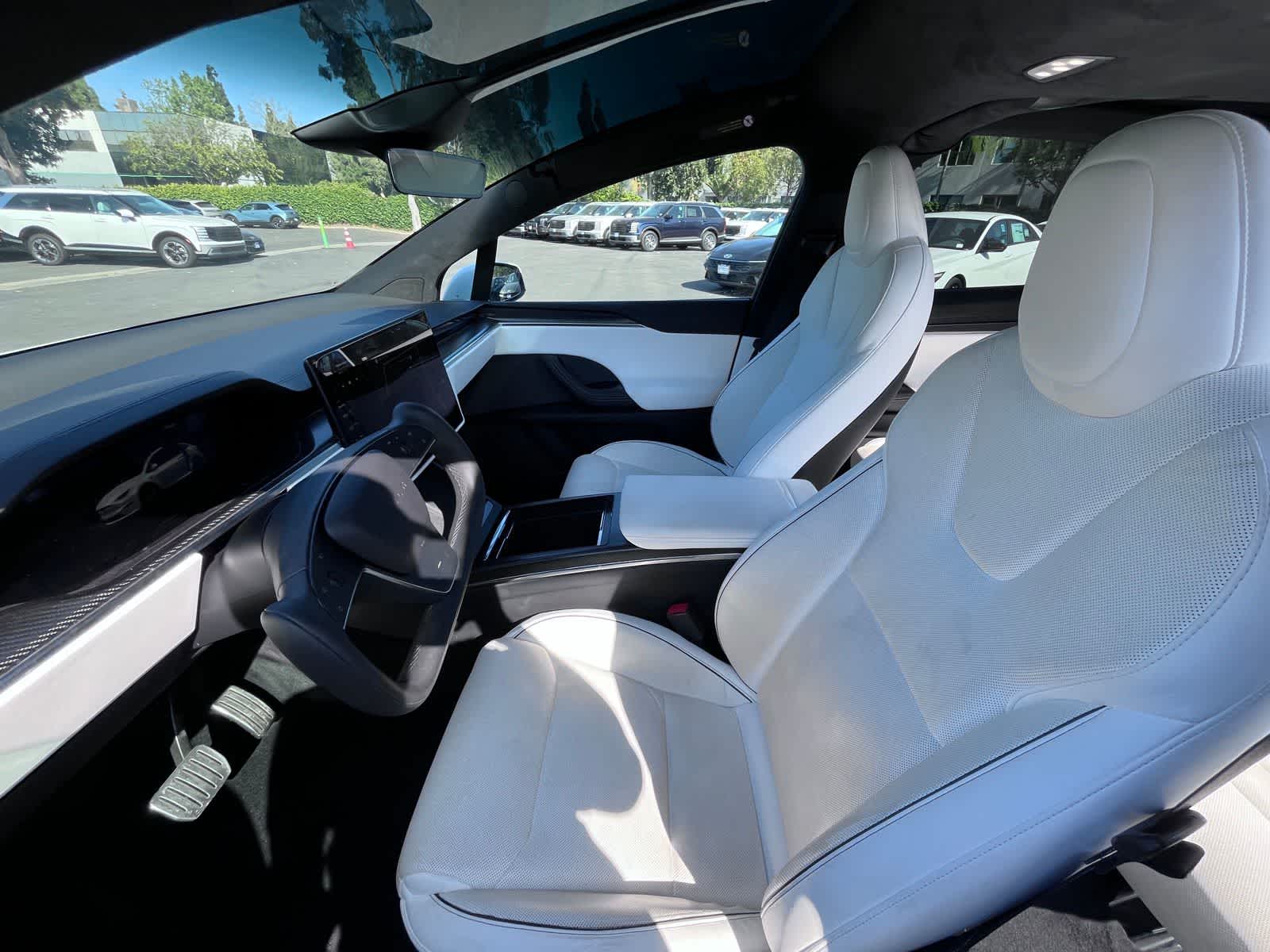 Thumbnail: 2022 Tesla Model X - 6