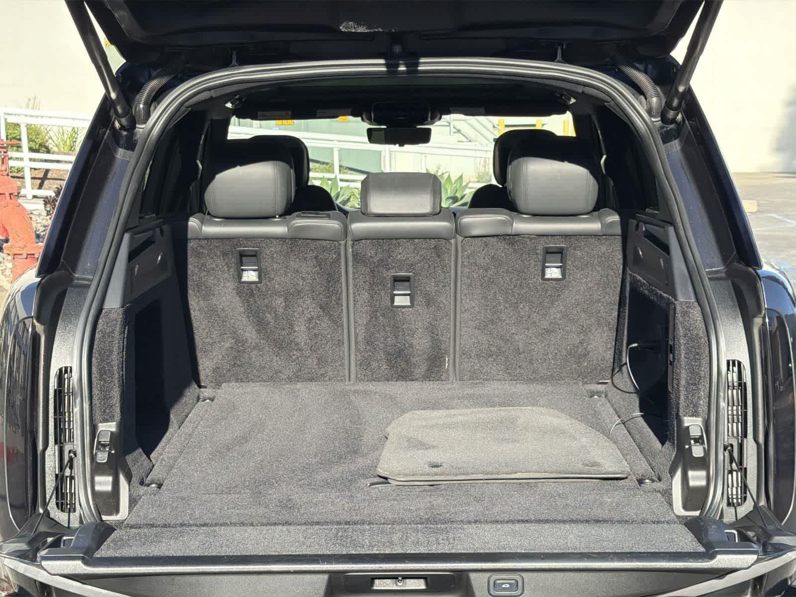 Thumbnail: 2023 Land Rover Range Rover - 28