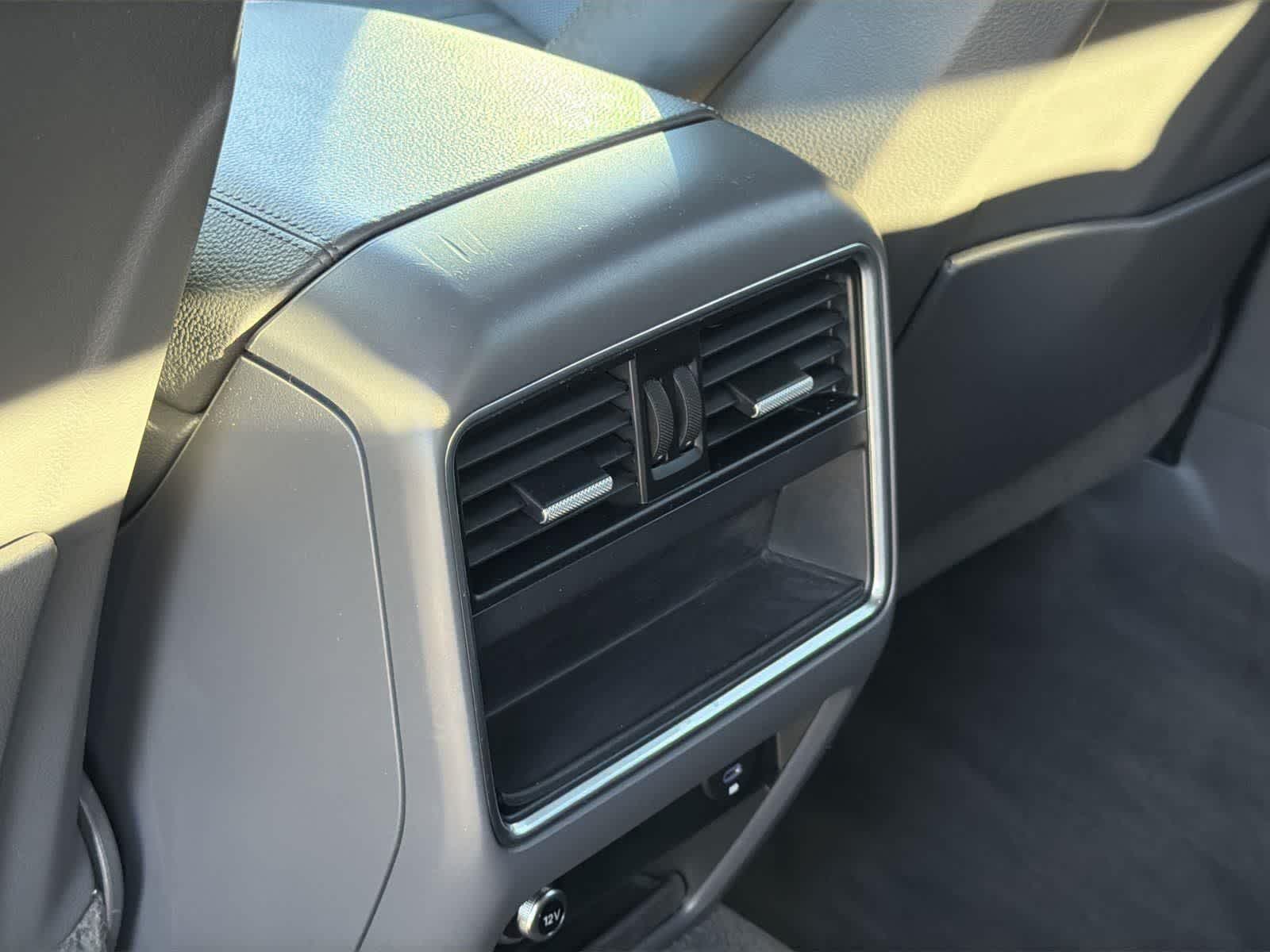 Thumbnail: 2021 Porsche Cayenne - 27