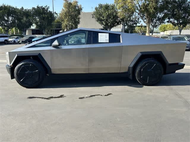 Thumbnail: 2024 Tesla Cybertruck - 7