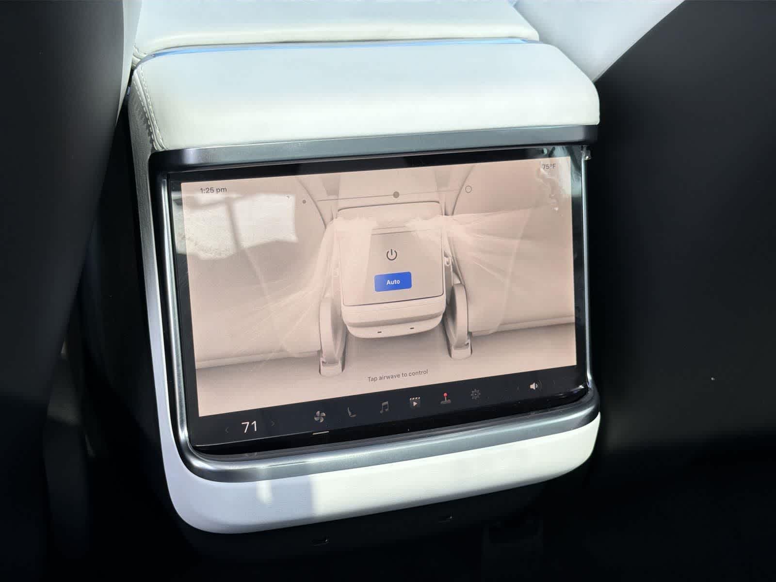 Thumbnail: 2023 Tesla Model S - 31