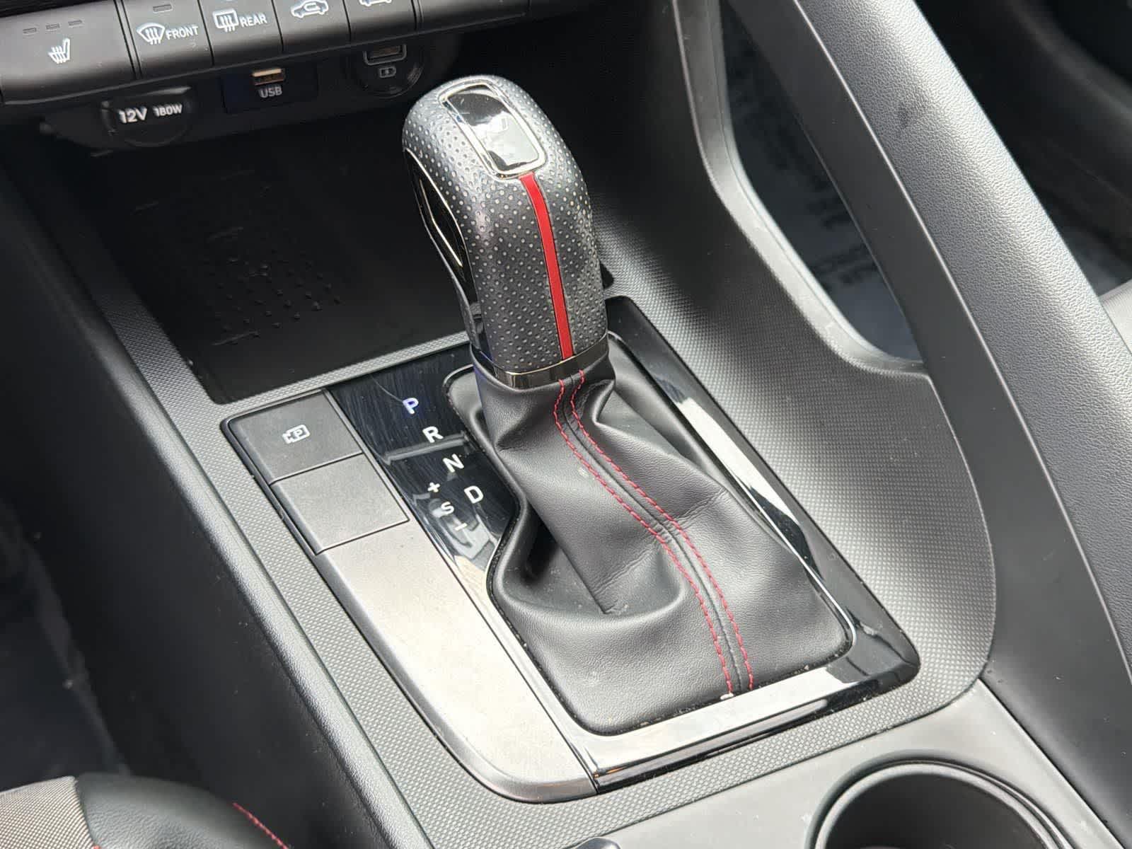 Thumbnail: 2022 Hyundai Elantra - 17