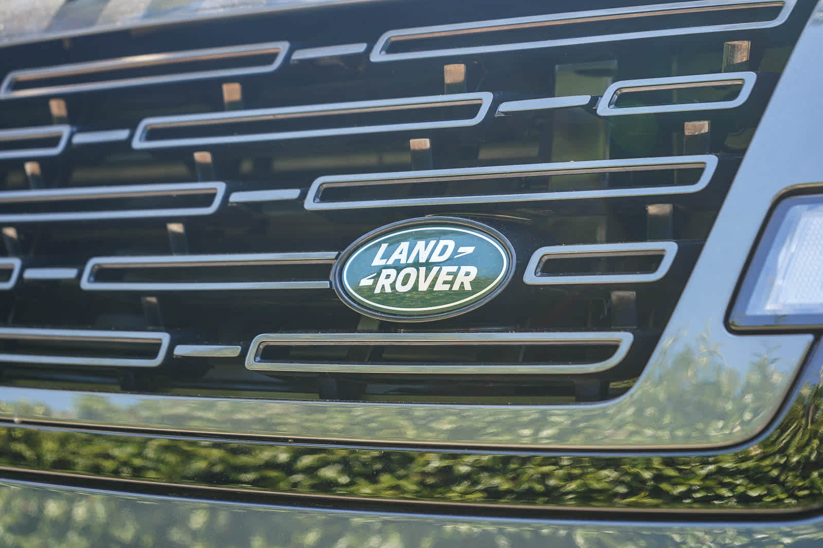 Thumbnail: 2025 Land Rover Range Rover - 12