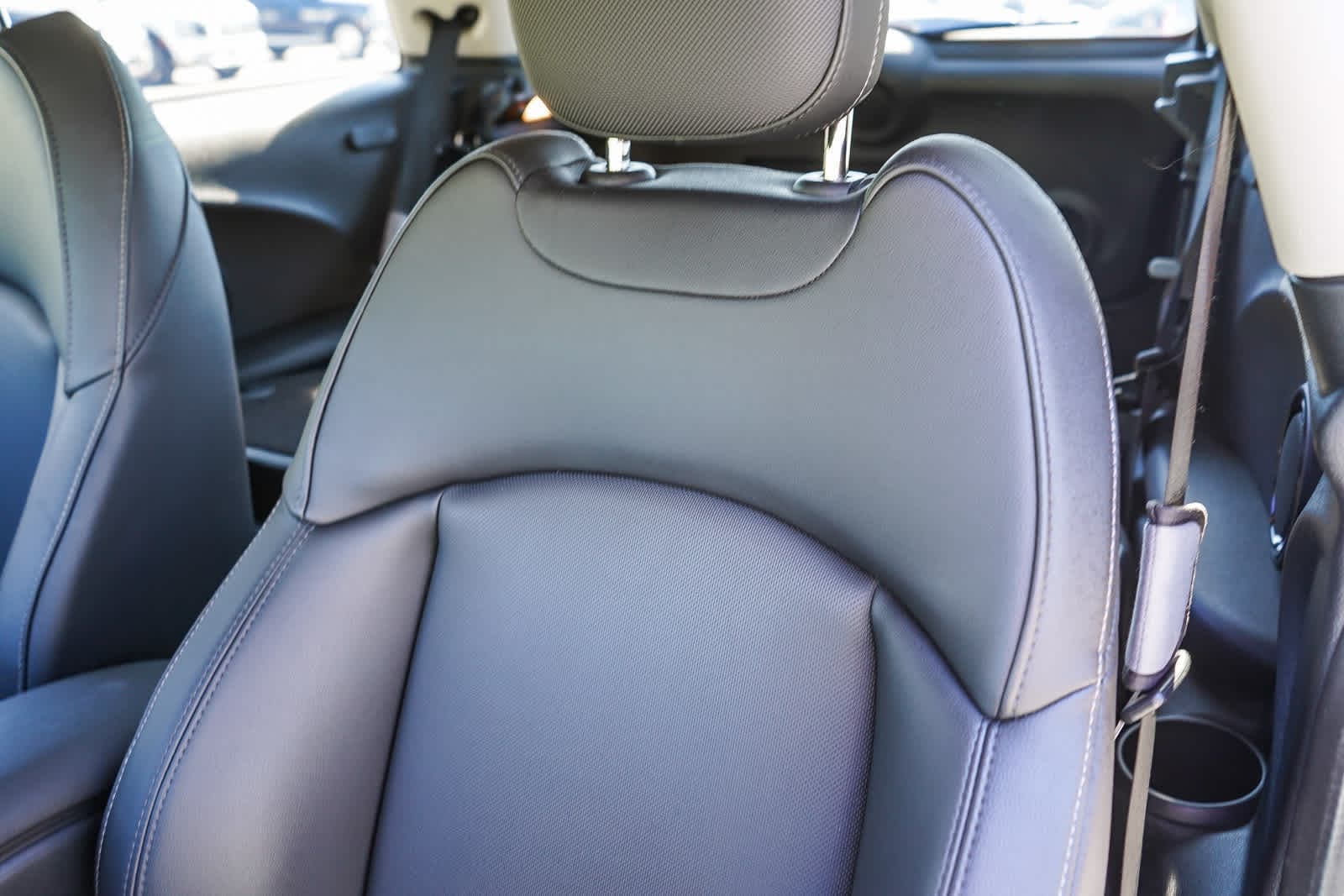 Thumbnail: 2022 MINI Cooper Hardtop - 21