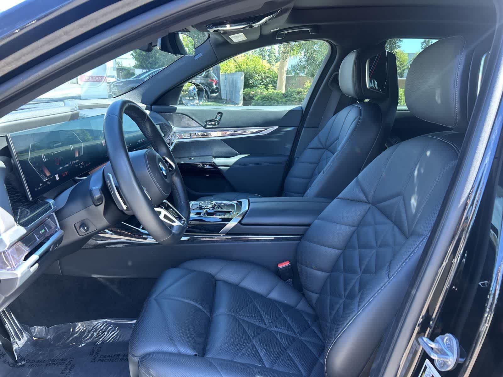 Thumbnail: 2023 BMW 7 Series - 12