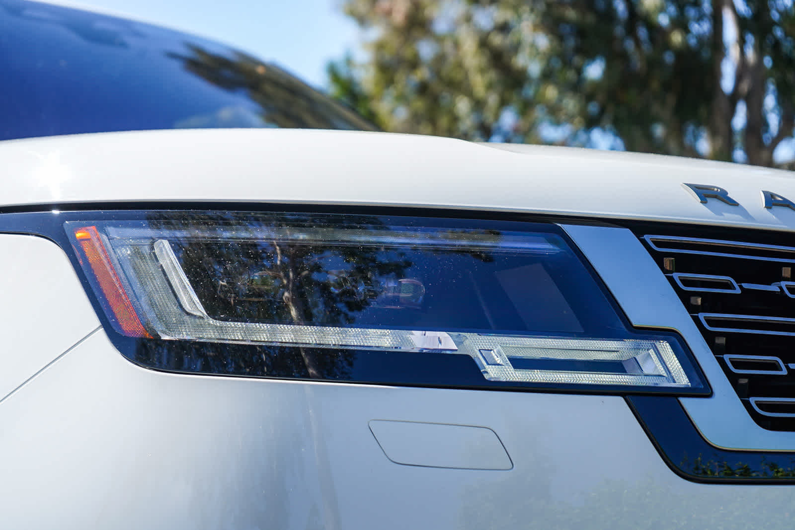 Thumbnail: 2023 Land Rover Range Rover - 10