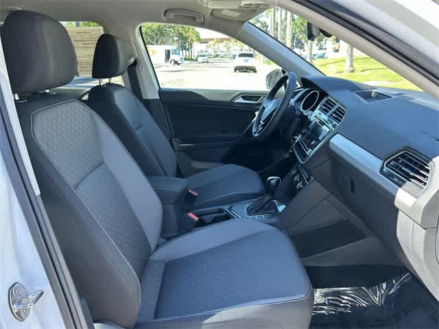 Thumbnail: 2021 Volkswagen Tiguan - 21