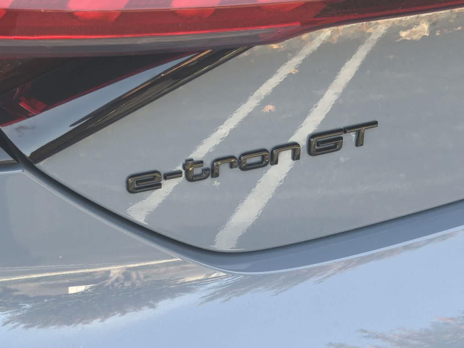 Thumbnail: 2023 Audi e-tron GT - 32