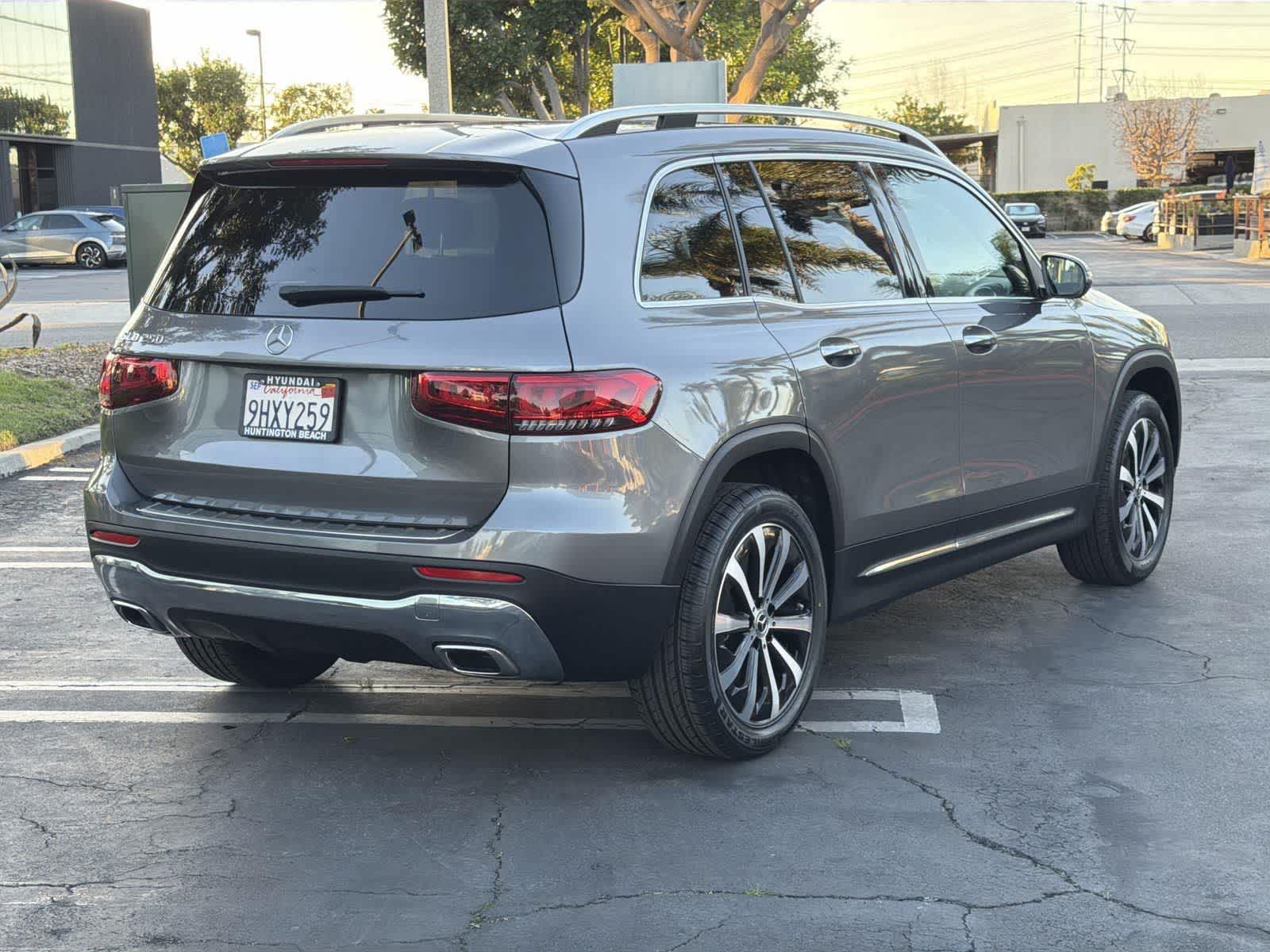 Thumbnail: 2023 Mercedes-Benz GLB - 4