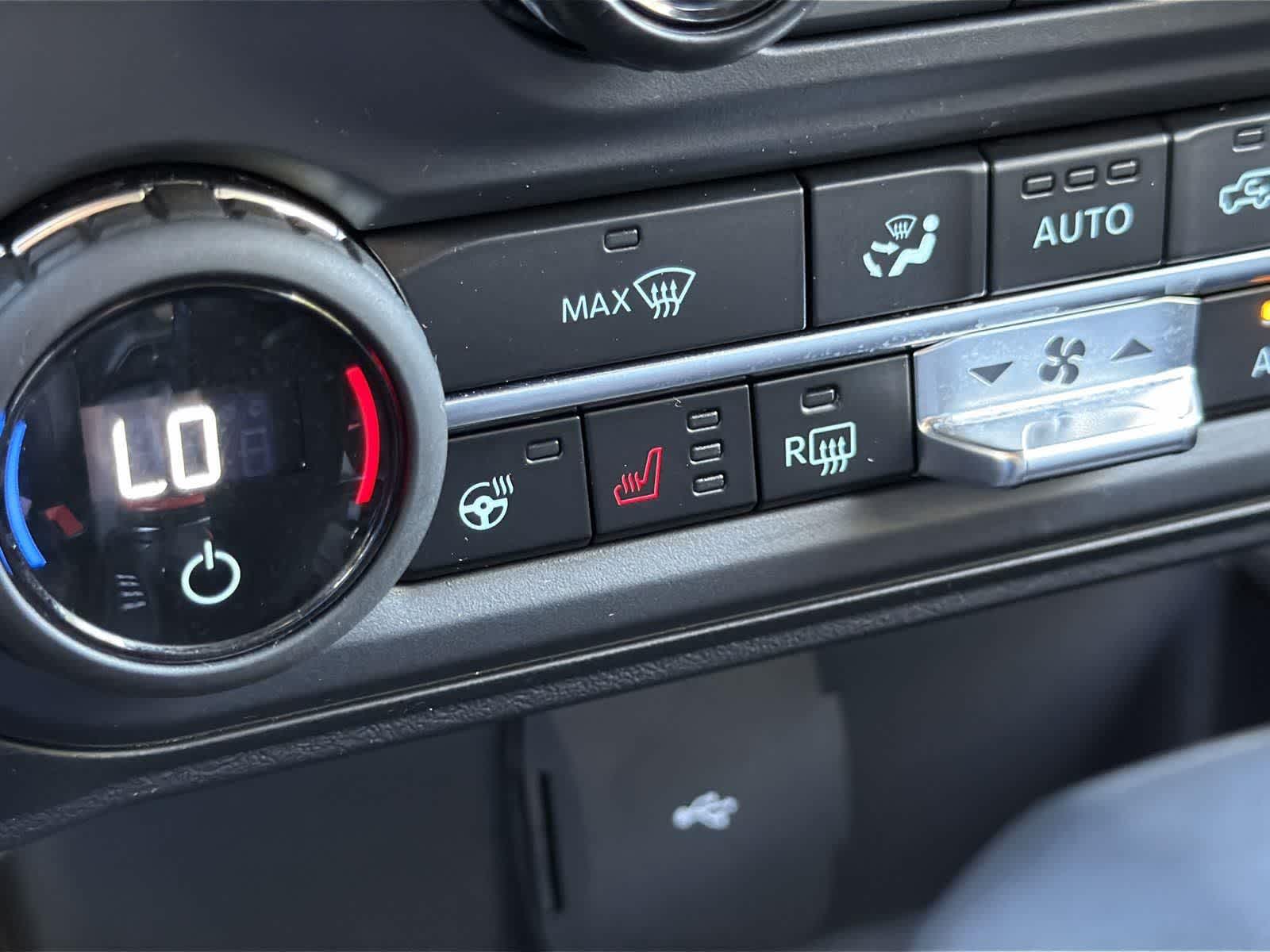 Thumbnail: 2024 Ford Bronco - 21