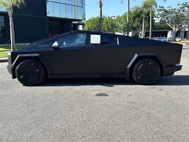 Thumbnail: 2024 Tesla Cybertruck - 7