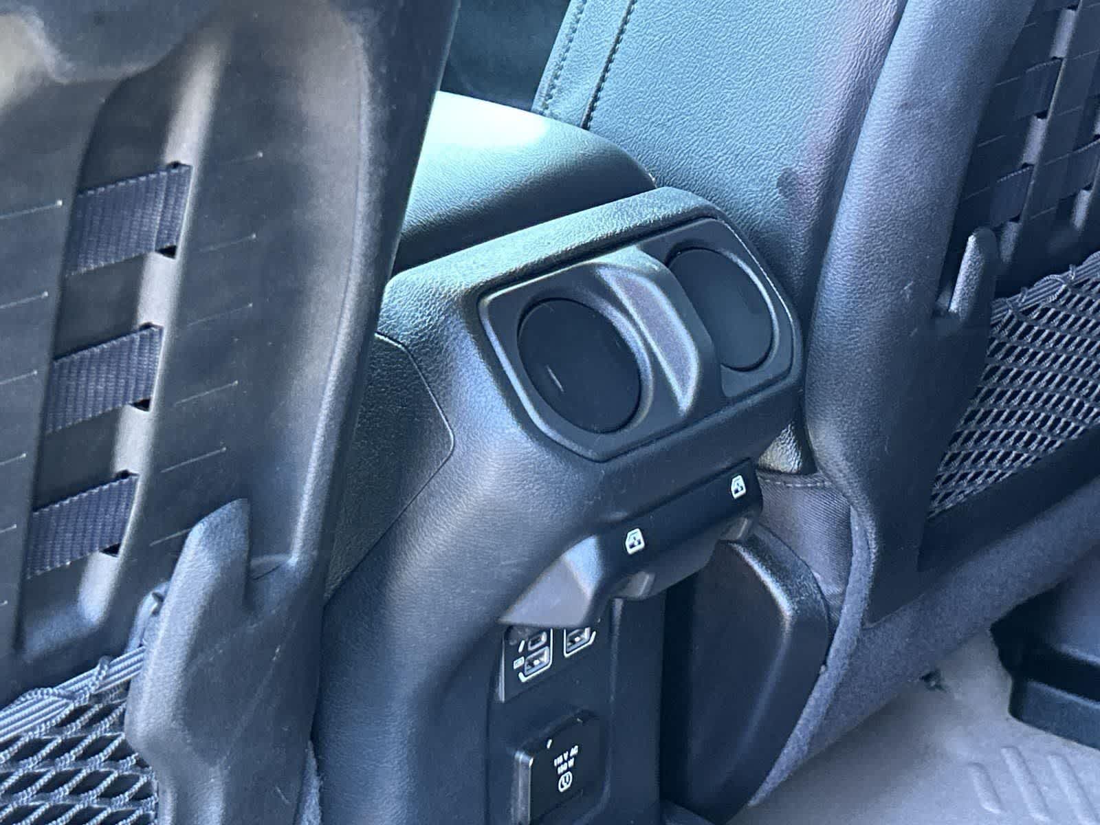 Thumbnail: 2022 Jeep Wrangler - 30