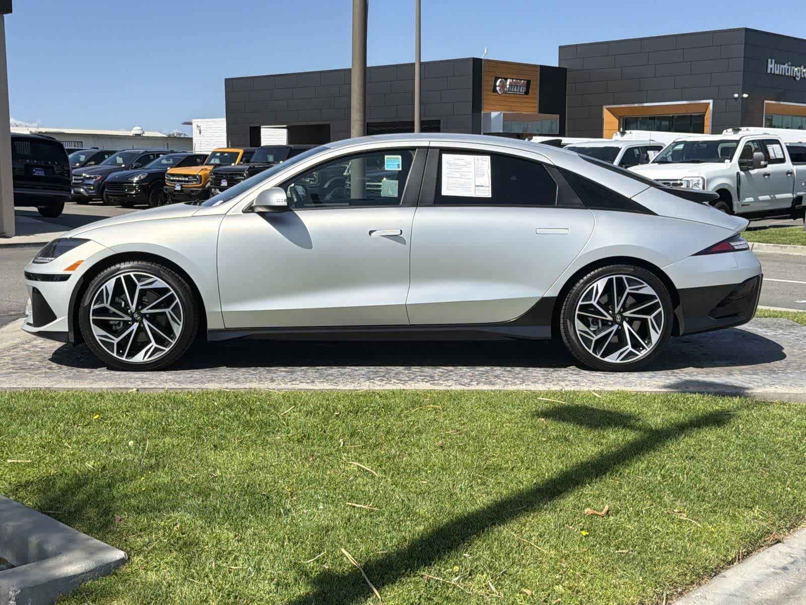 Thumbnail: 2023 Hyundai Ioniq 6 - 3