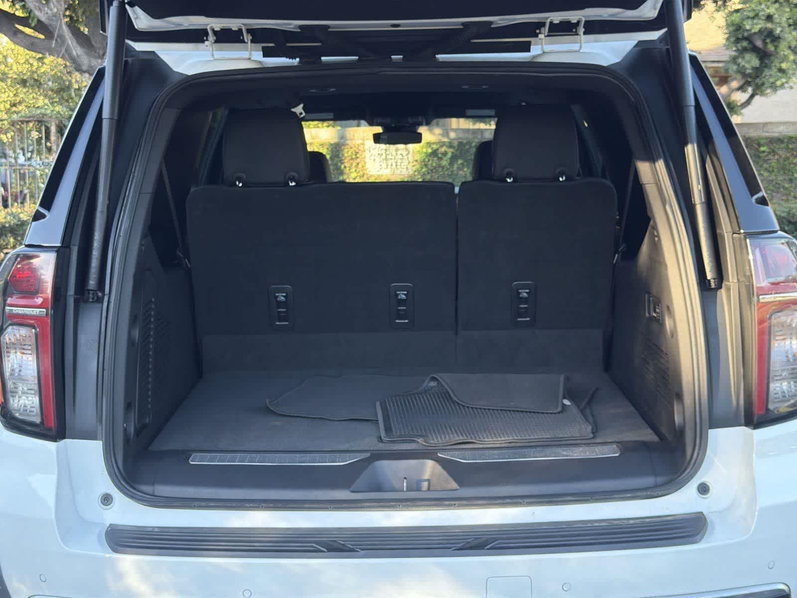 Thumbnail: 2023 Chevrolet Suburban - 31