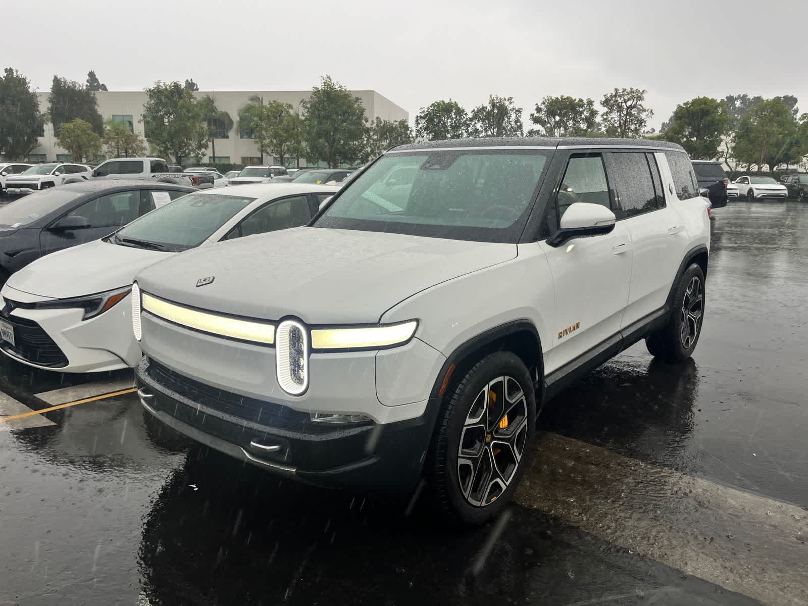 2022 Rivian R1S Launch Edition -
                  Huntington Beach, CA