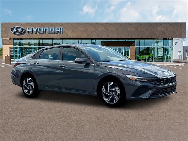 Thumbnail: 2025 Hyundai Elantra - 10