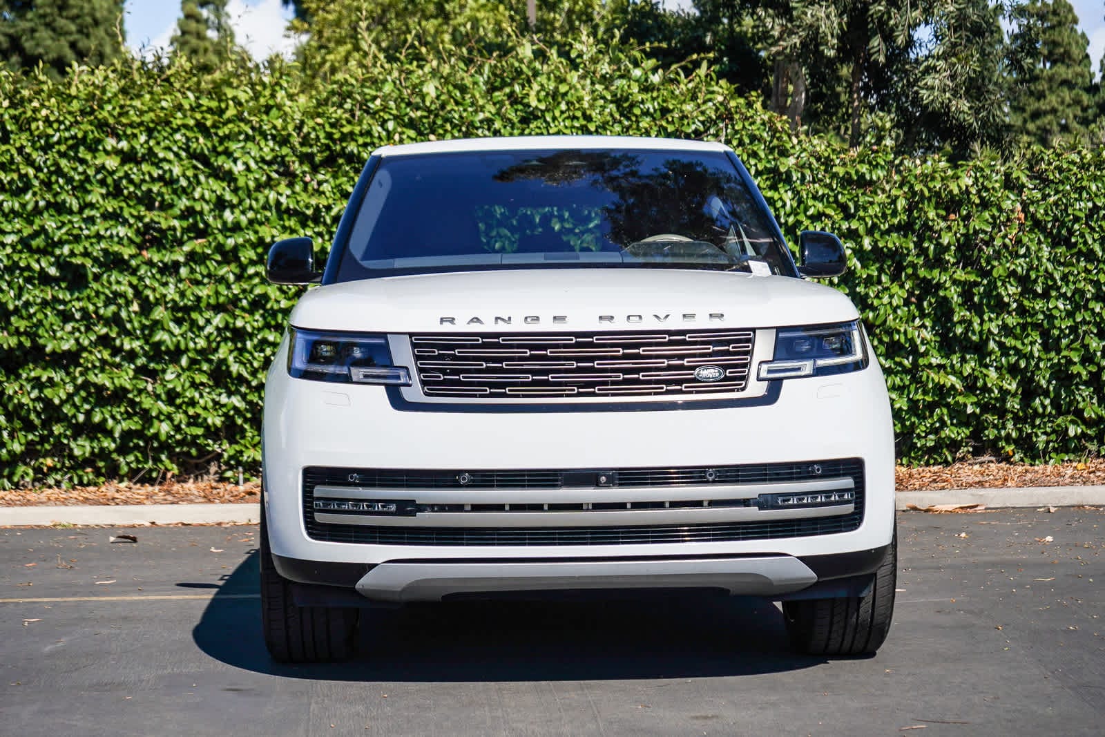 Thumbnail: 2023 Land Rover Range Rover - 2