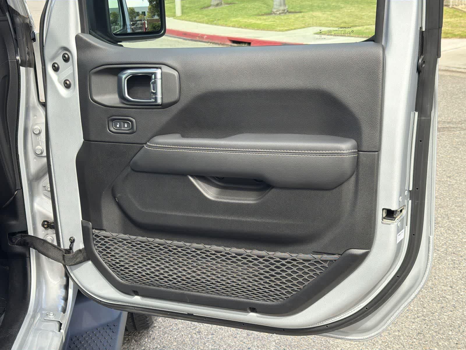 Thumbnail: 2023 Jeep Wrangler - 31