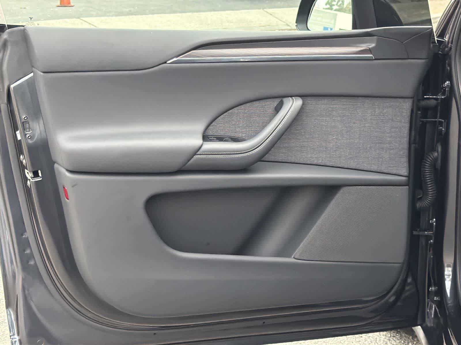 Thumbnail: 2025 Tesla Model X - 23