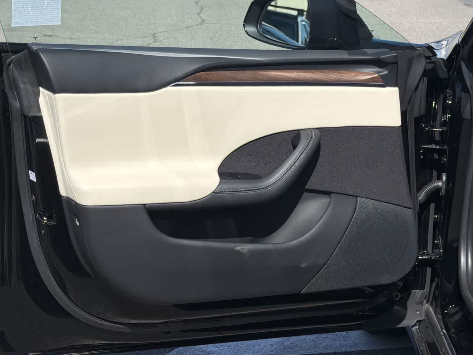 Thumbnail: 2023 Tesla Model S - 23