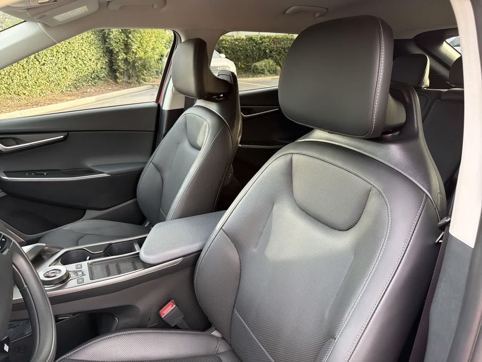 Thumbnail: 2023 Kia EV6 - 26