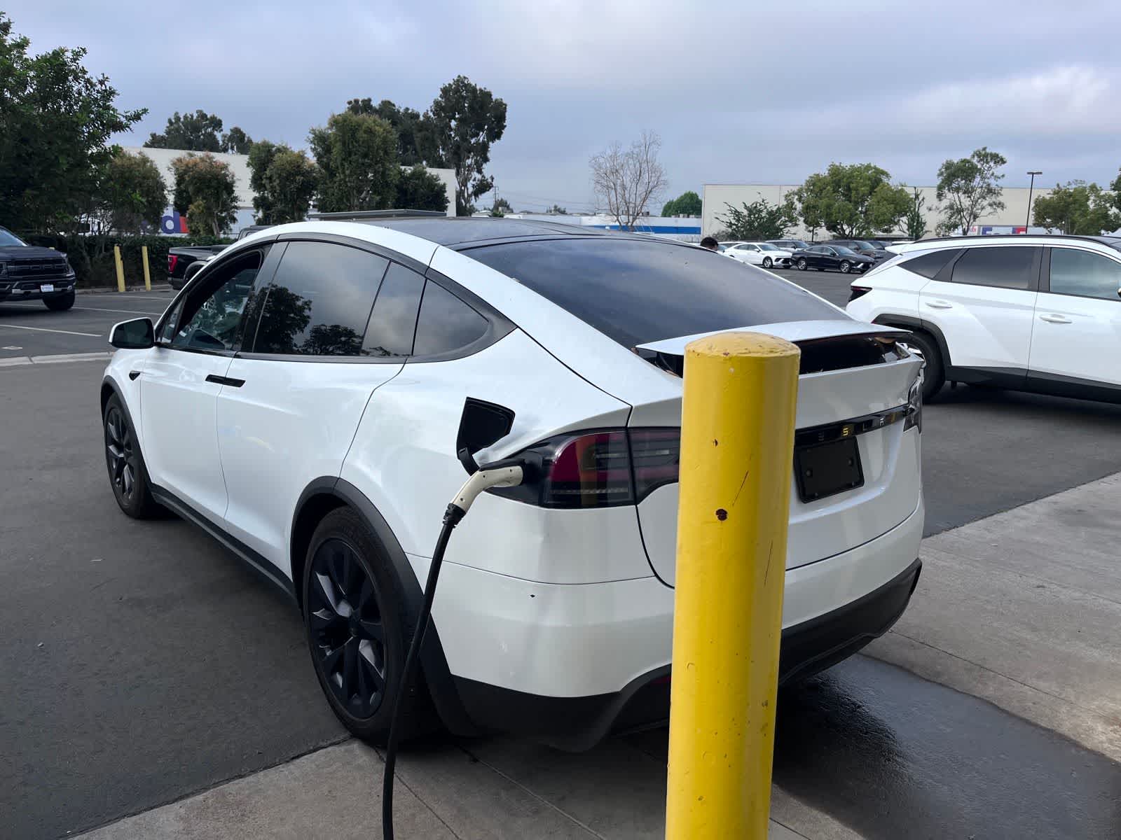 Thumbnail: 2024 Tesla Model X - 4