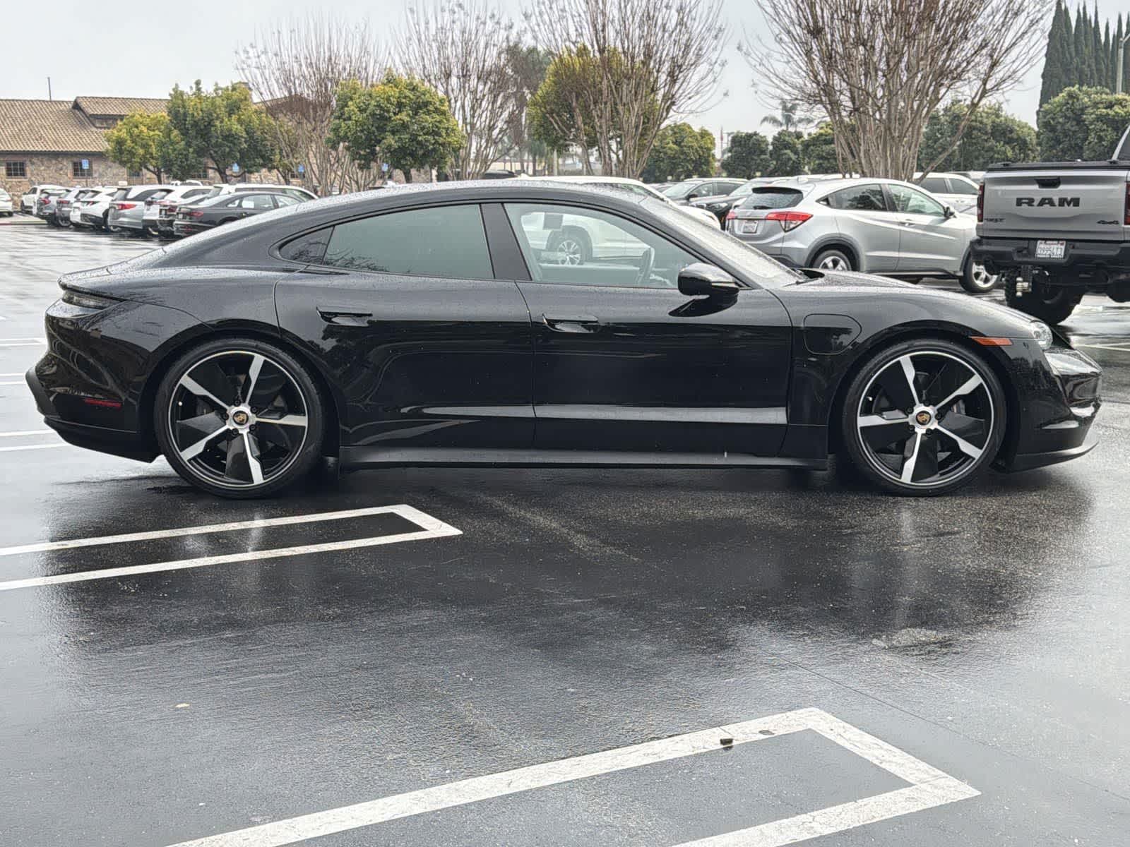 Thumbnail: 2022 Porsche Taycan - 7