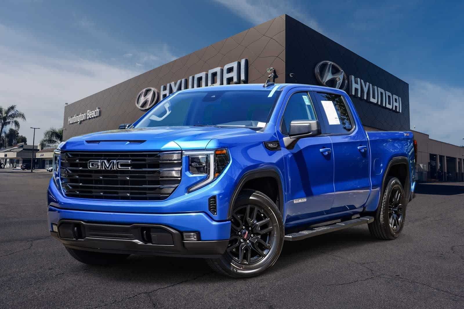 2022 GMC Sierra 4WD Crew Cab Short Box Elevation's photo
