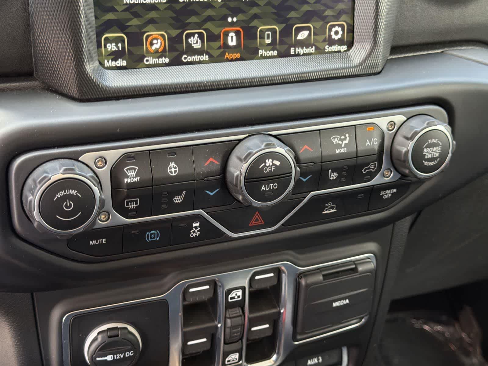 Thumbnail: 2023 Jeep Wrangler - 15