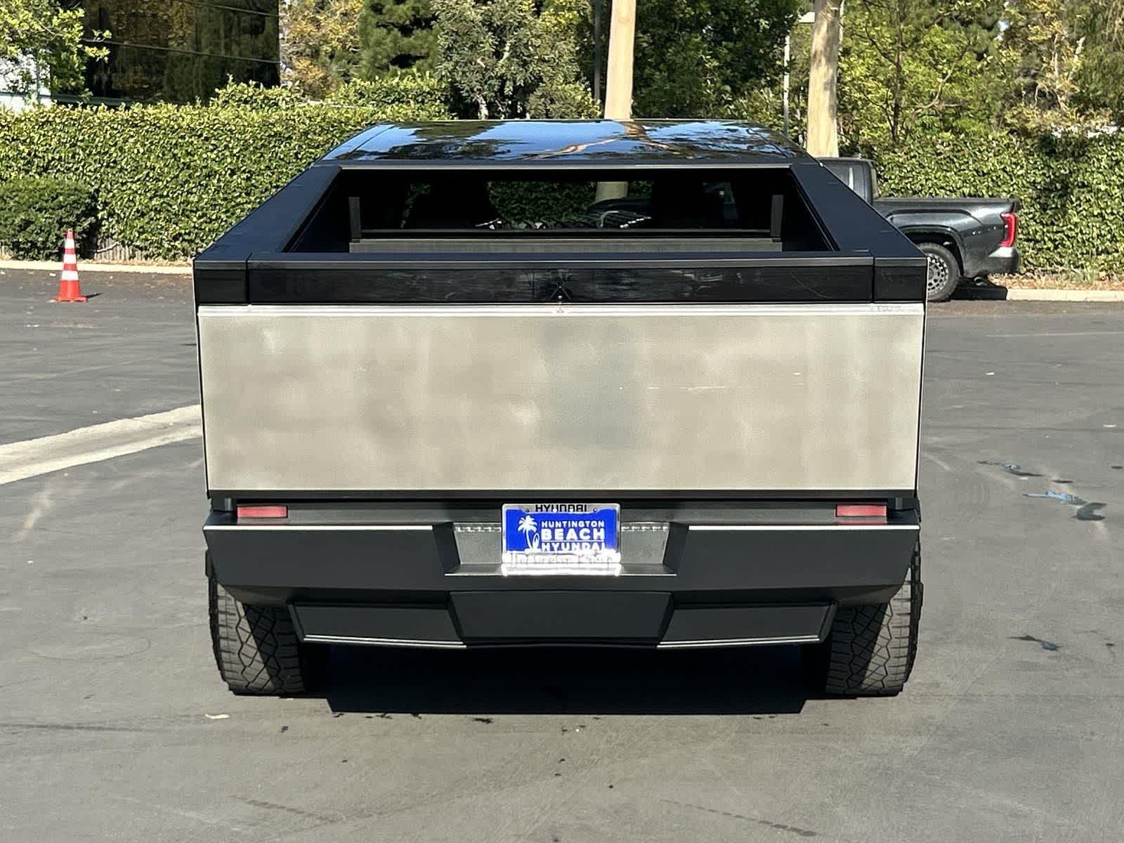 2024 Tesla Cybertruck Base