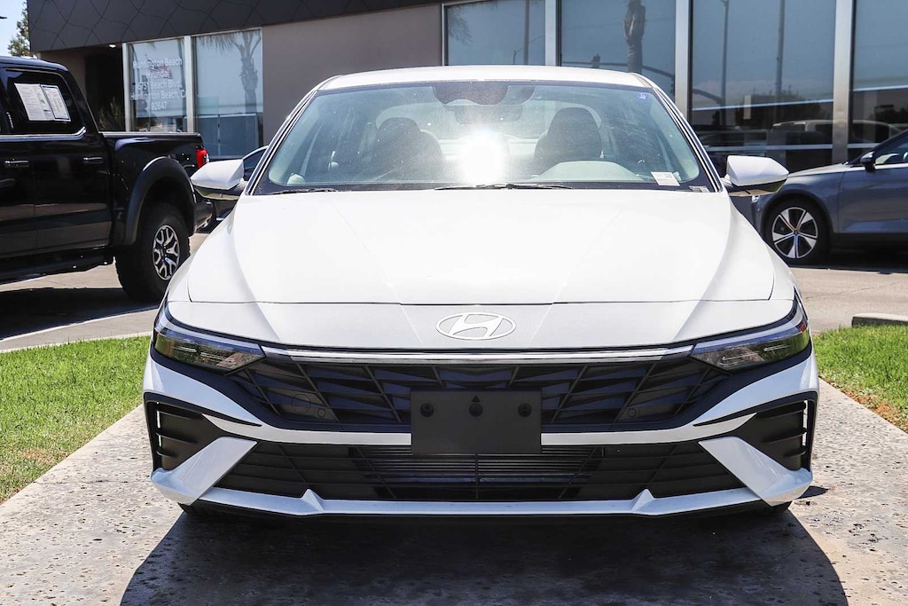 New 2026 Hyundai Elantra SE Sedan